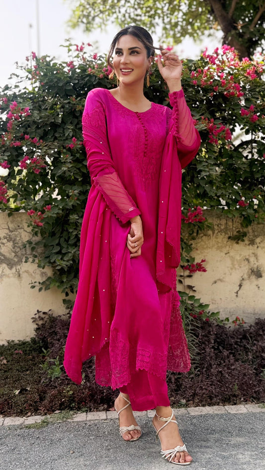 Magenta Chaand Ari