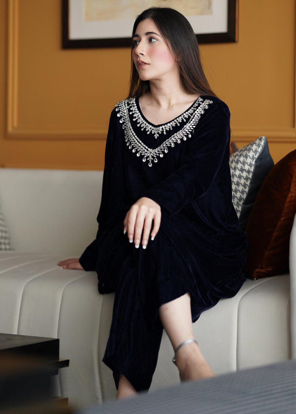 Asymmetrical grace outfit black