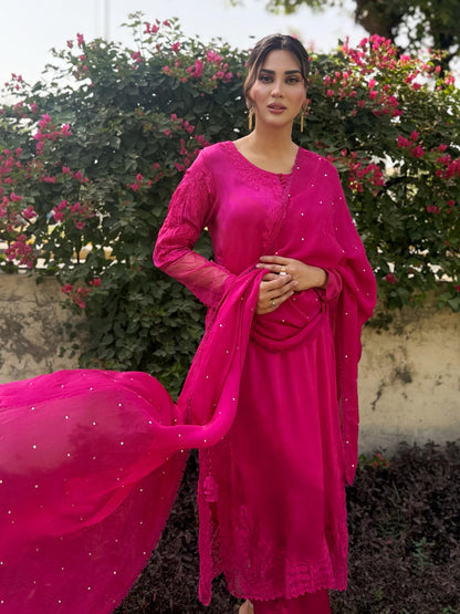 Magenta Chaand Ari