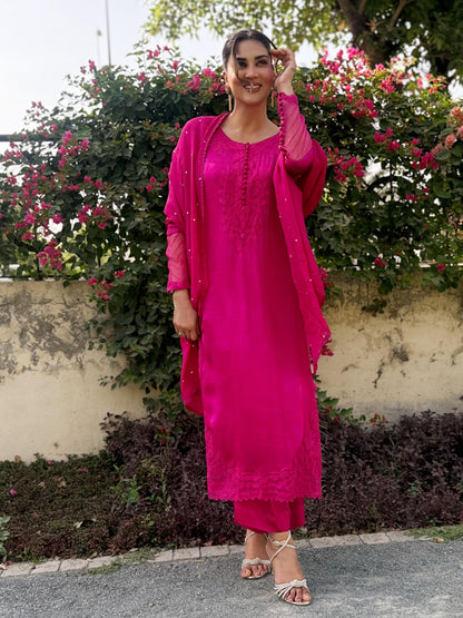 Magenta Chaand Ari
