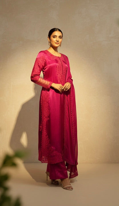 Magenta Chaand Ari