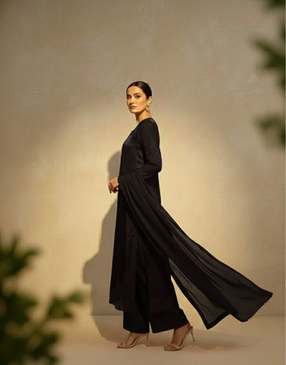 Black Chaand Ari