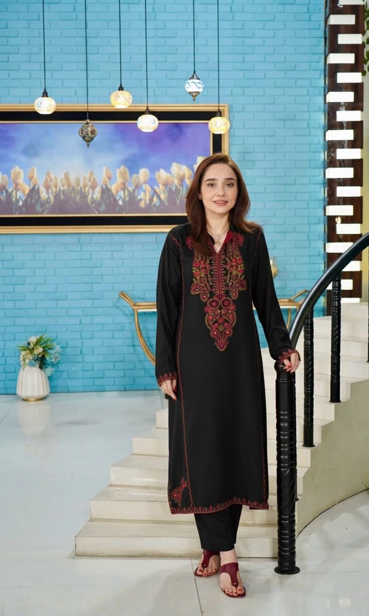 Black kashmiri karandi set