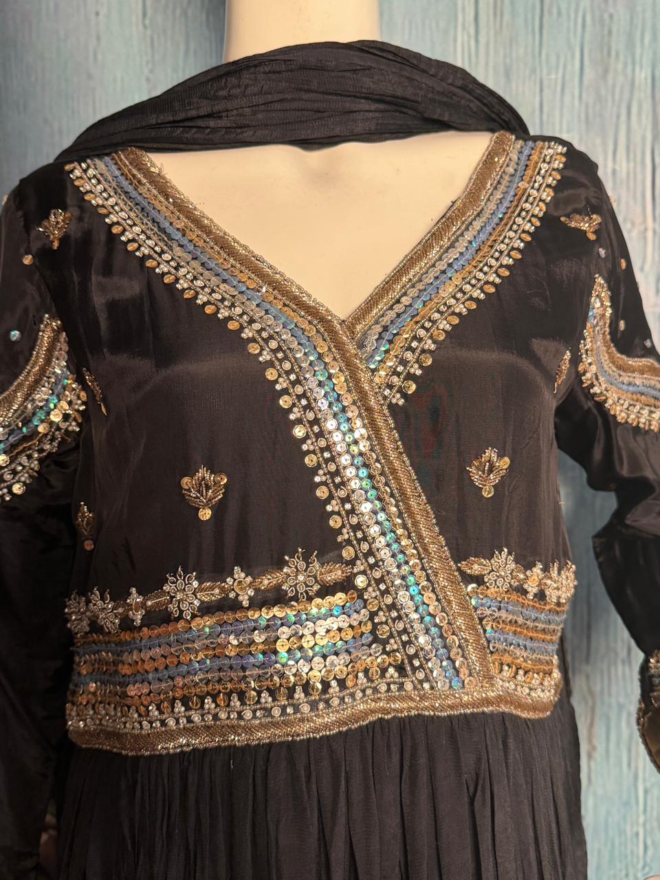 Black Beauty Raw silk