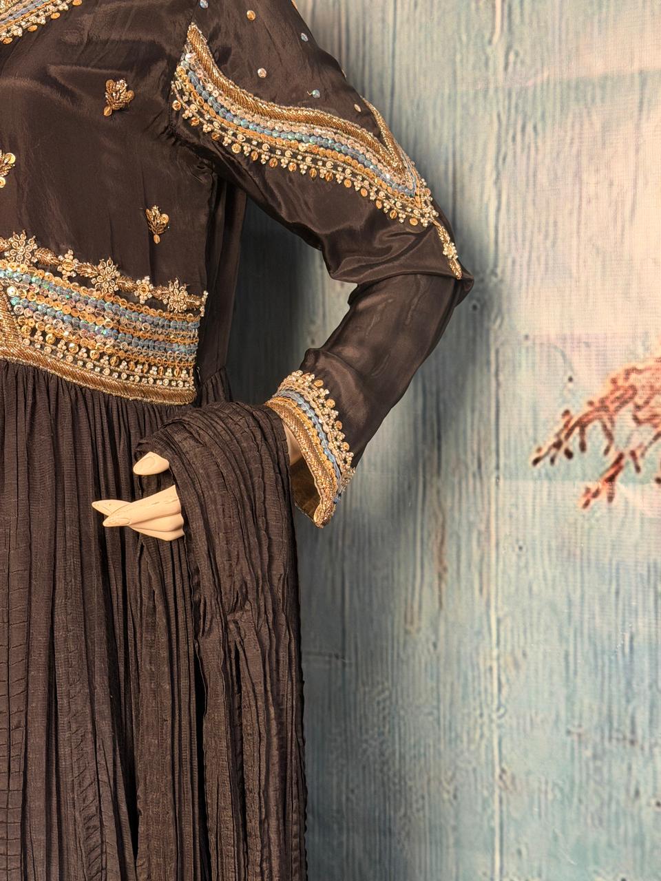 Black Beauty Raw silk