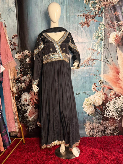 Black Beauty Raw silk
