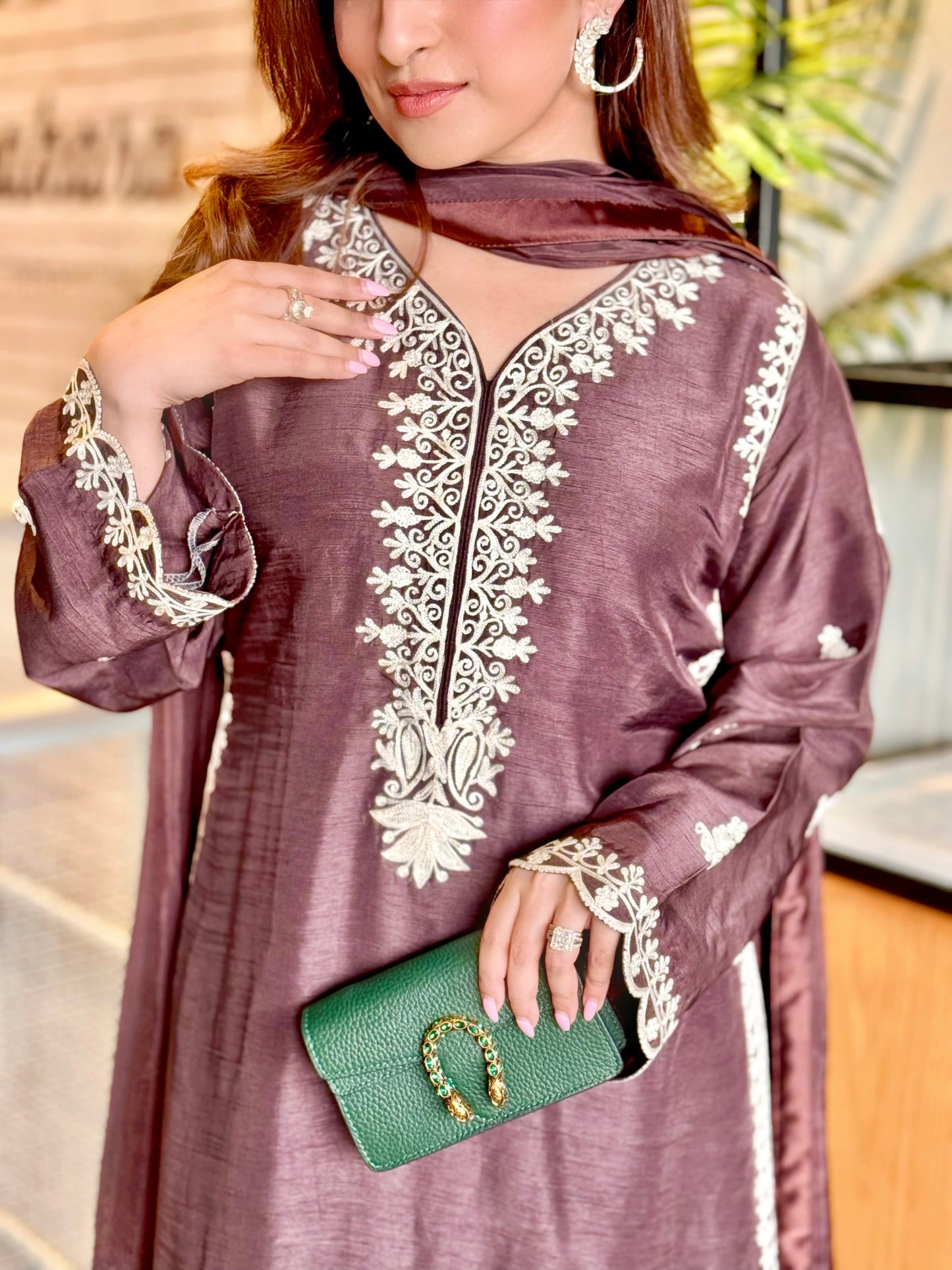 Chocolate Ari Luxe